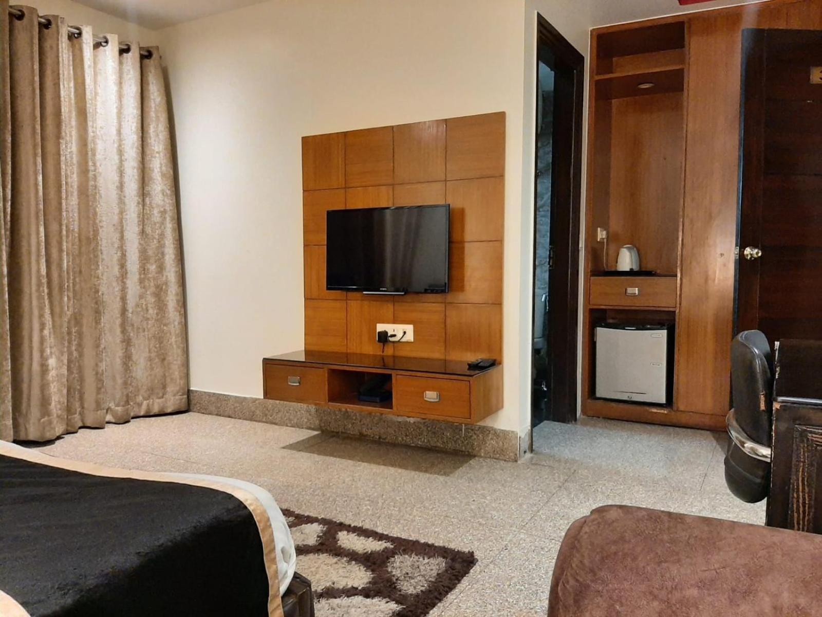 Karan Holidays Delhi  Exterior photo